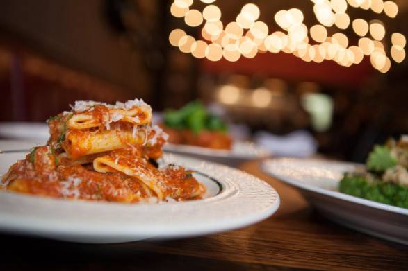 Rauf ashraf | restaurant | 70E W Randol Mill Rd, Arlington, TX 76013, USA | 6822560000 OR +1 682-256-0000