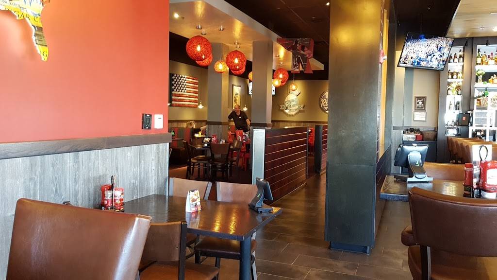 Red Robin Gourmet Burgers and Brews | restaurant | 21220 Pioneer Plaza Dr, Watertown, NY 13601, USA | 3155237320 OR +1 315-523-7320