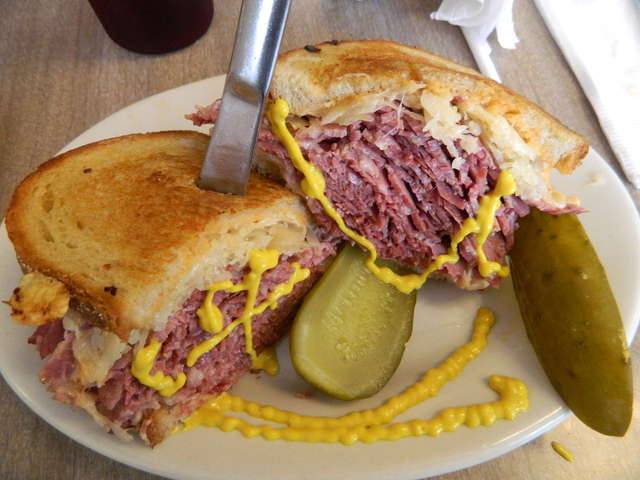 Matis Deli | restaurant | 1842 Monroe St, Dearborn, MI 48124, USA | 3132773253 OR +1 313-277-3253