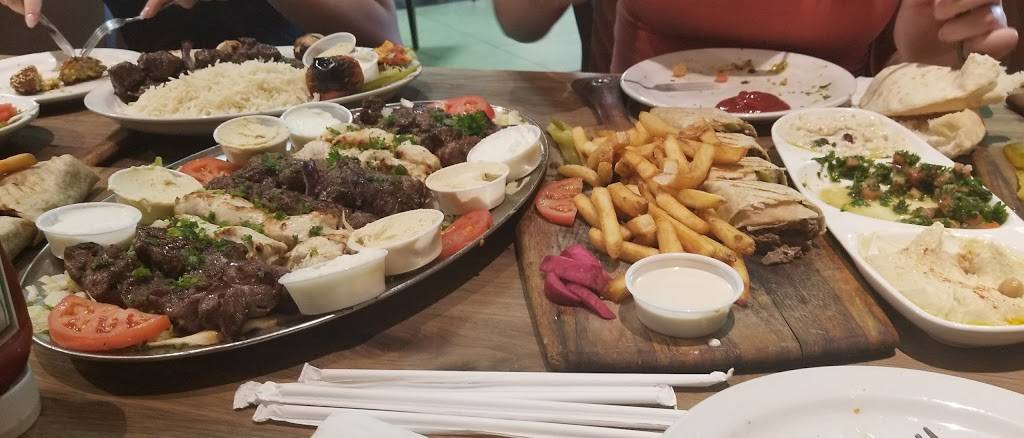 Paramount Middle Eastern Kitchen | bakery | 1290 Crestlawn Dr, Mississauga, ON L4W 1A6, Canada | 9052821600 OR +1 905-282-1600