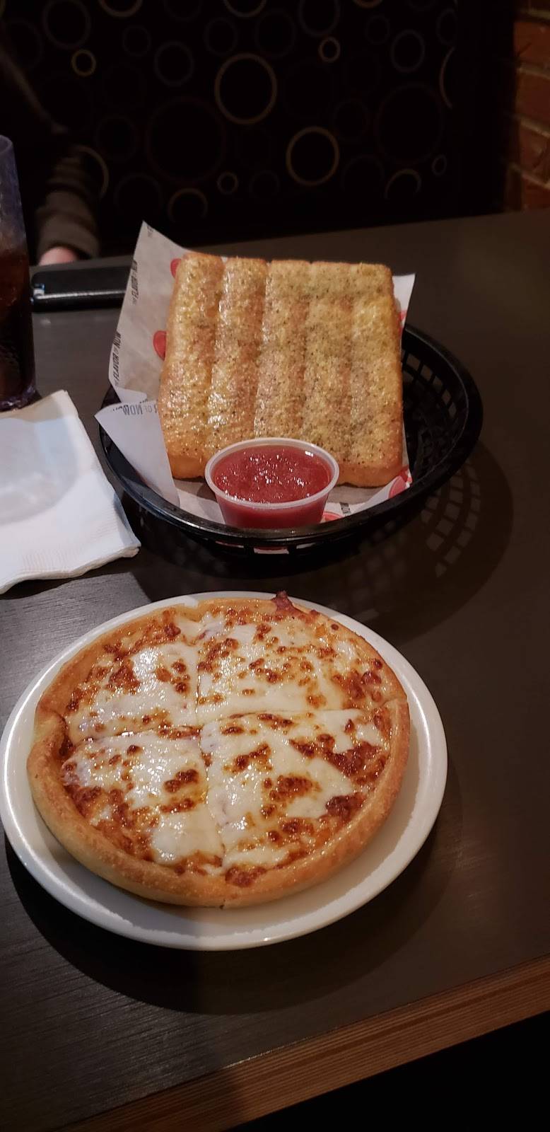Pizza Hut | restaurant | 203 Wolf Rd, Albany, NY 12205, USA | 5184581221 OR +1 518-458-1221