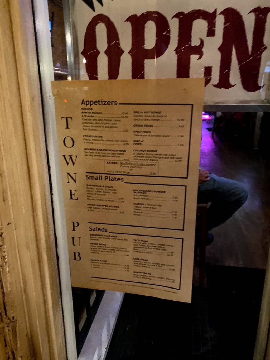 Towne Pub | restaurant | 2322 1st Ave, Seattle, WA 98121, USA | 2064415386 OR +1 206-441-5386