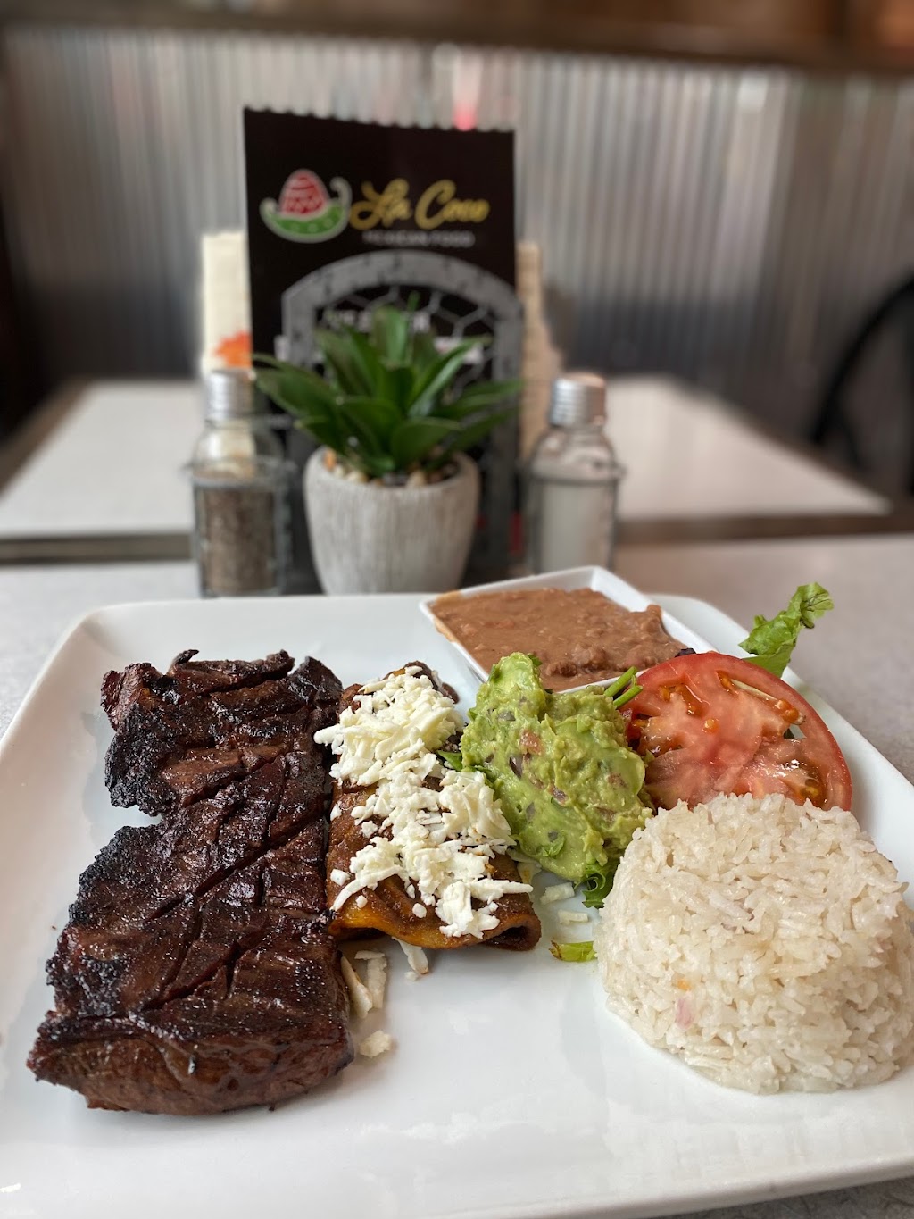 La Coco Mexican Food | restaurant | 3808 W Lawrence Ave, Chicago, IL 60625, USA | 7732936350 OR +1 773-293-6350