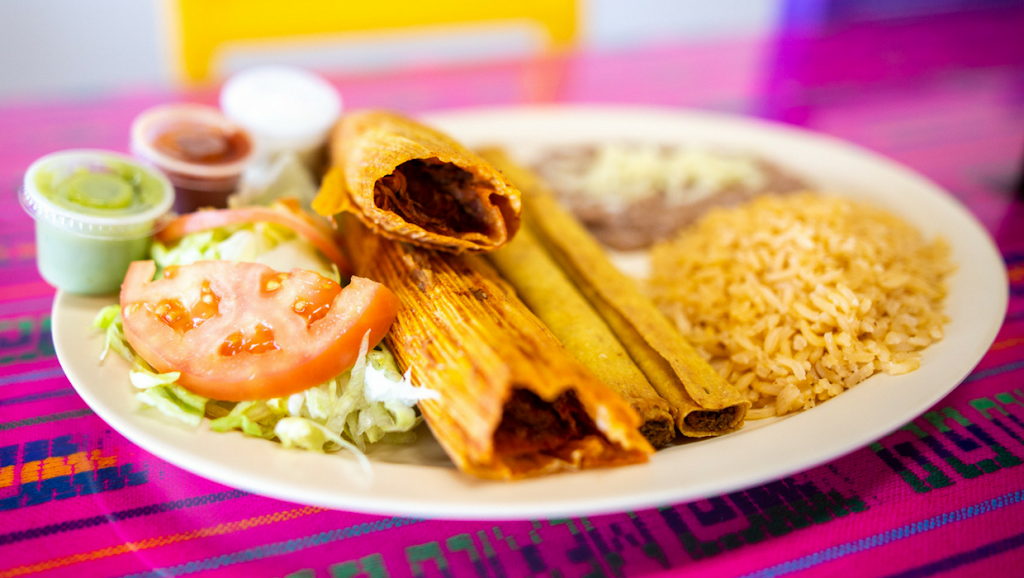 La Choza Menudazo & Tamalotes | restaurant | 1155 N Zaragoza Rd #105, El Paso, TX 79907, USA | 9158721486 OR +1 915-872-1486
