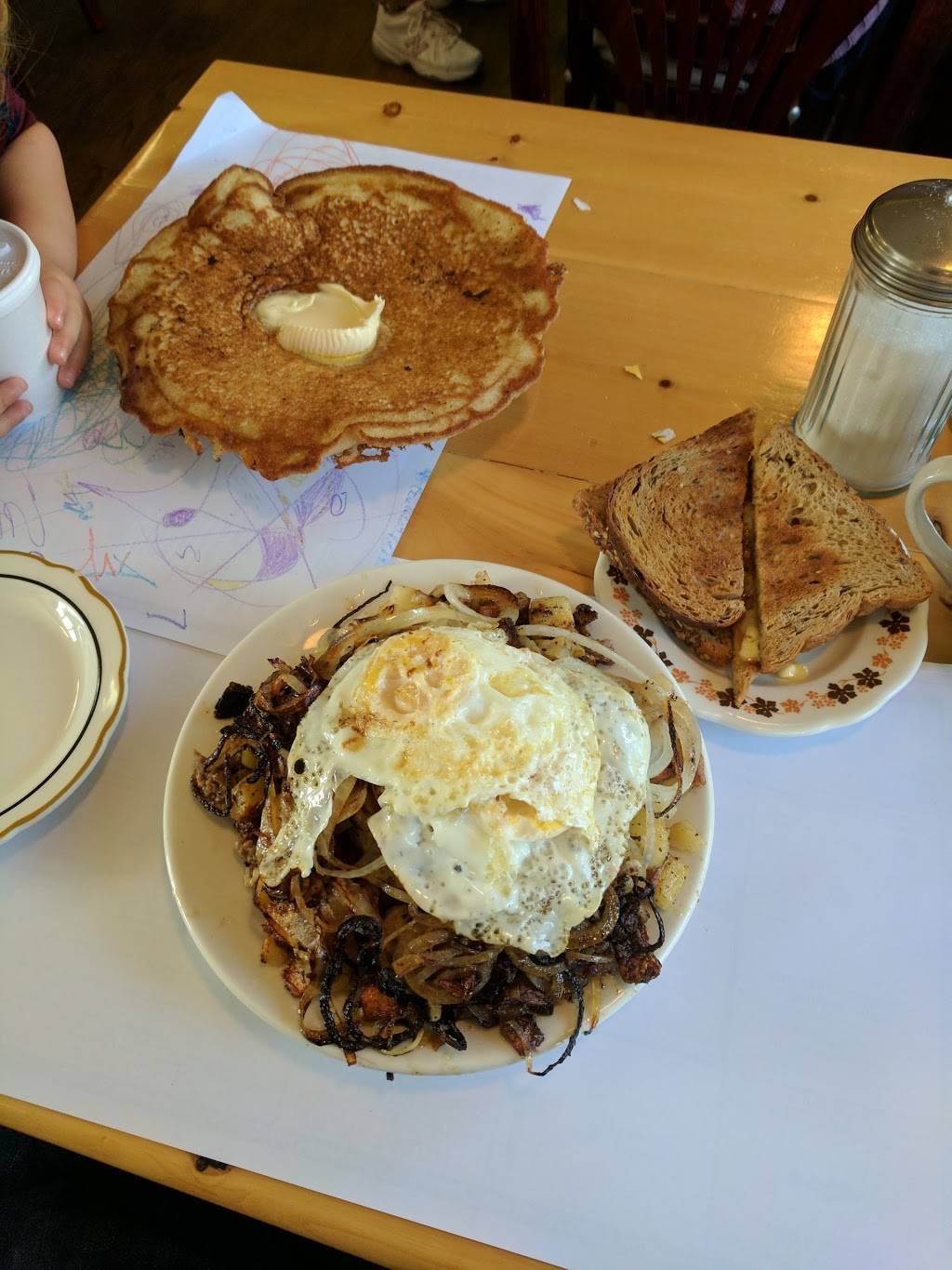 Duttons Tyler Hill Diner | restaurant | 1360 Cochecton Turnpike, Tyler Hill, PA 18469, USA | 5702244642 OR +1 570-224-4642