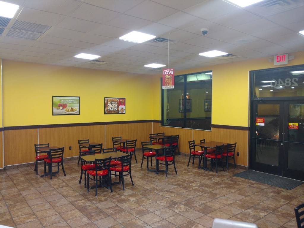 Churchs Chicken | restaurant | 2840 TX-1604 Loop, San Antonio, TX 78245, USA | 2106770360 OR +1 210-677-0360