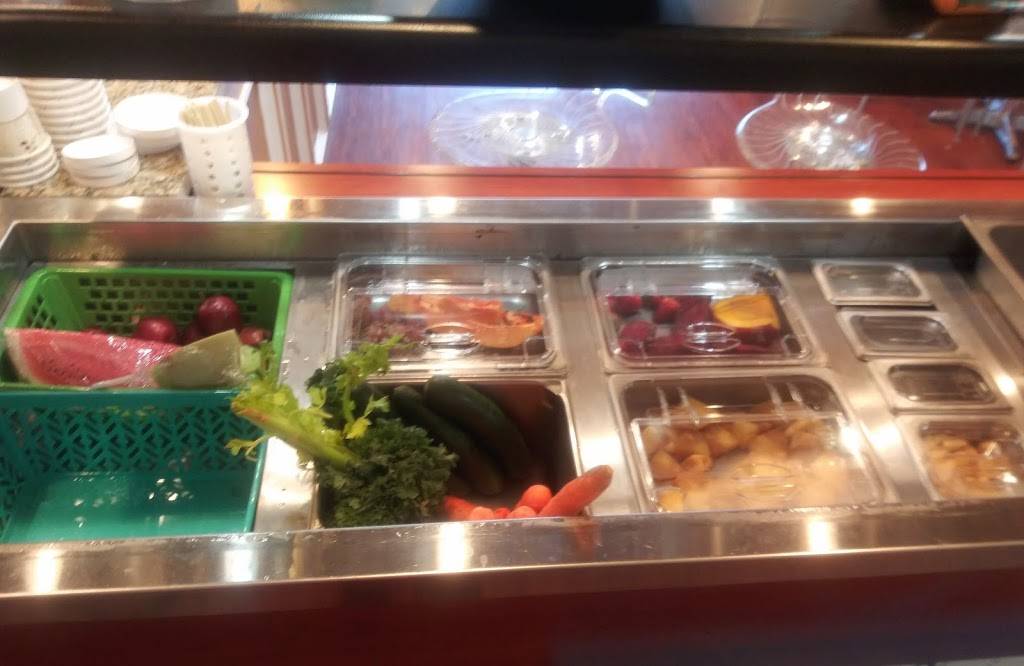 Olivias | restaurant | 1223 Park Ave, Bridgeport, CT 06604, USA | 4758006435 OR +1 475-800-6435