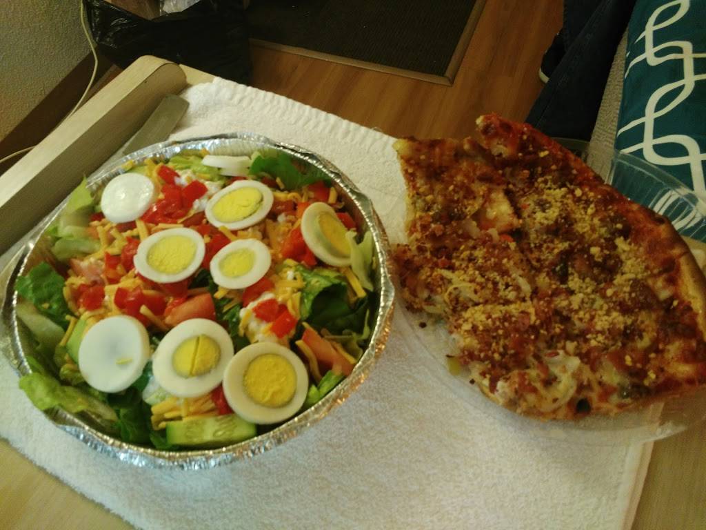 The Original Mama Mias Pizza | meal delivery | 4638 N Cumberland Ave, Chicago, IL 60656, USA | 7736258500 OR +1 773-625-8500