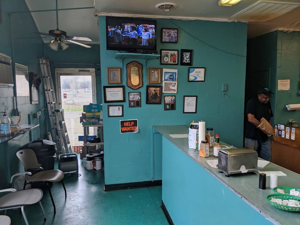 Fish & Wing | restaurant | 2233 10th Ave N, Bessemer, AL 35020, USA | 2054288429 OR +1 205-428-8429