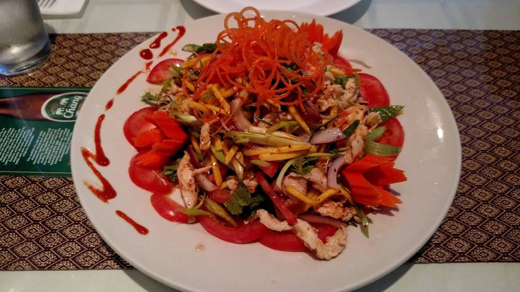 Moms Thai House | restaurant | 439 N Main St, Manteca, CA 95336, USA | 2096657890 OR +1 209-665-7890