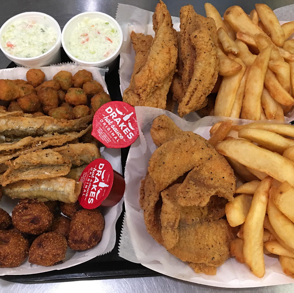 Fresh Fish House | restaurant | 9015 Telegraph Rd, Redford Charter Twp, MI 48239, USA | 3133877667 OR +1 313-387-7667