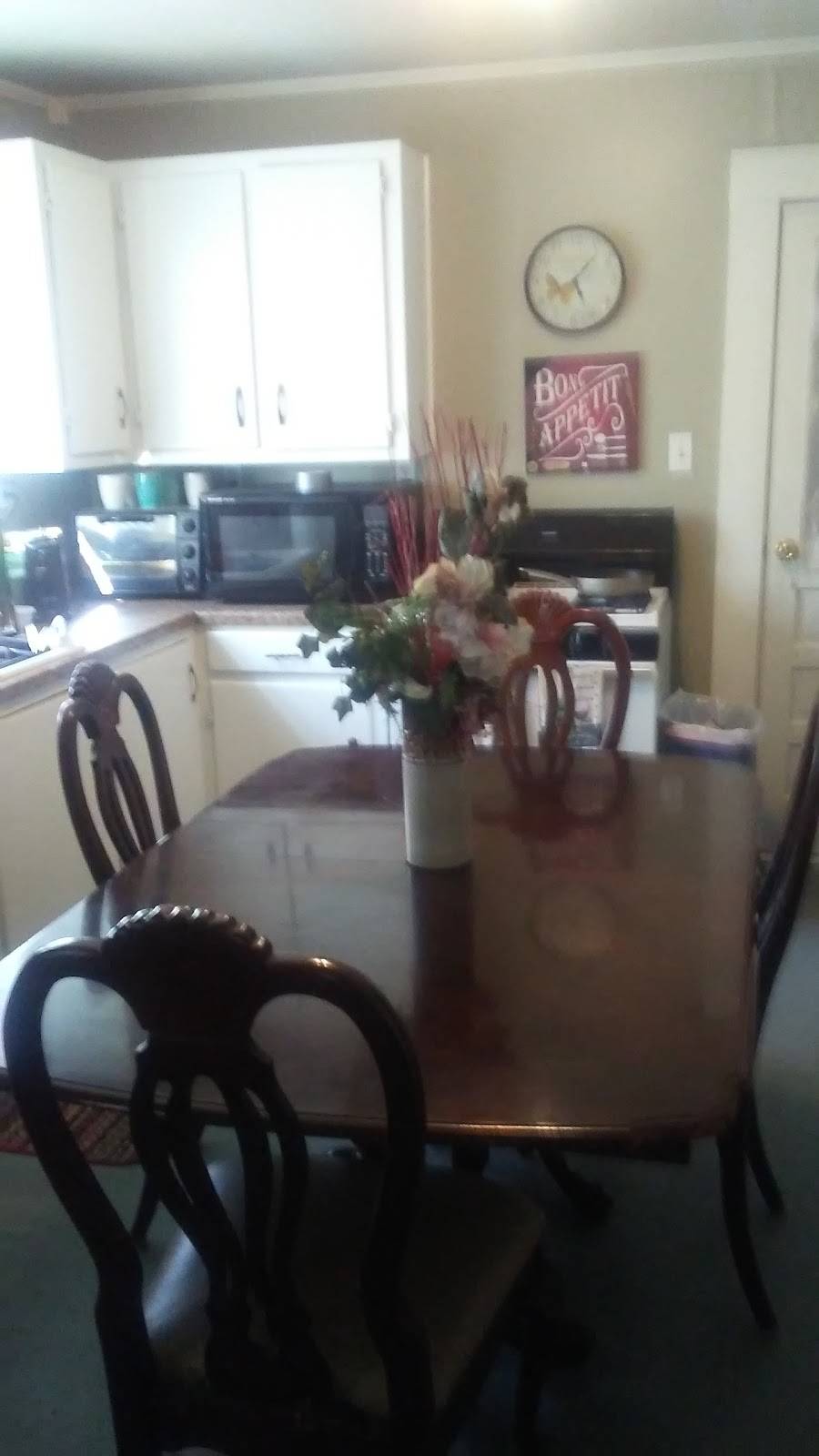 Buddy Bs Restaurant | restaurant | 2788 River Road East, Garyville, LA 70051, USA | 9855353663 OR +1 985-535-3663